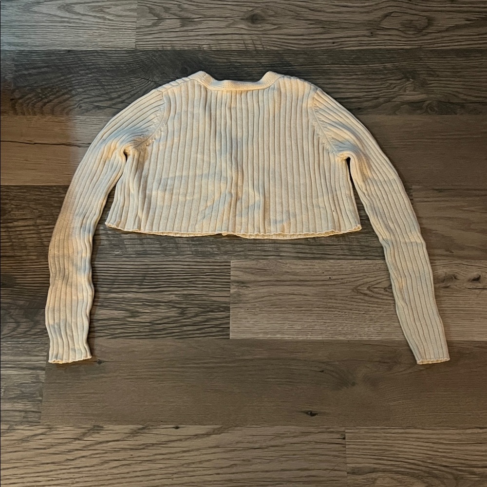 Urban Outfitters Cropped cardigan sweater‎ 4 button women’s cream size medium - Picture 8 of 8